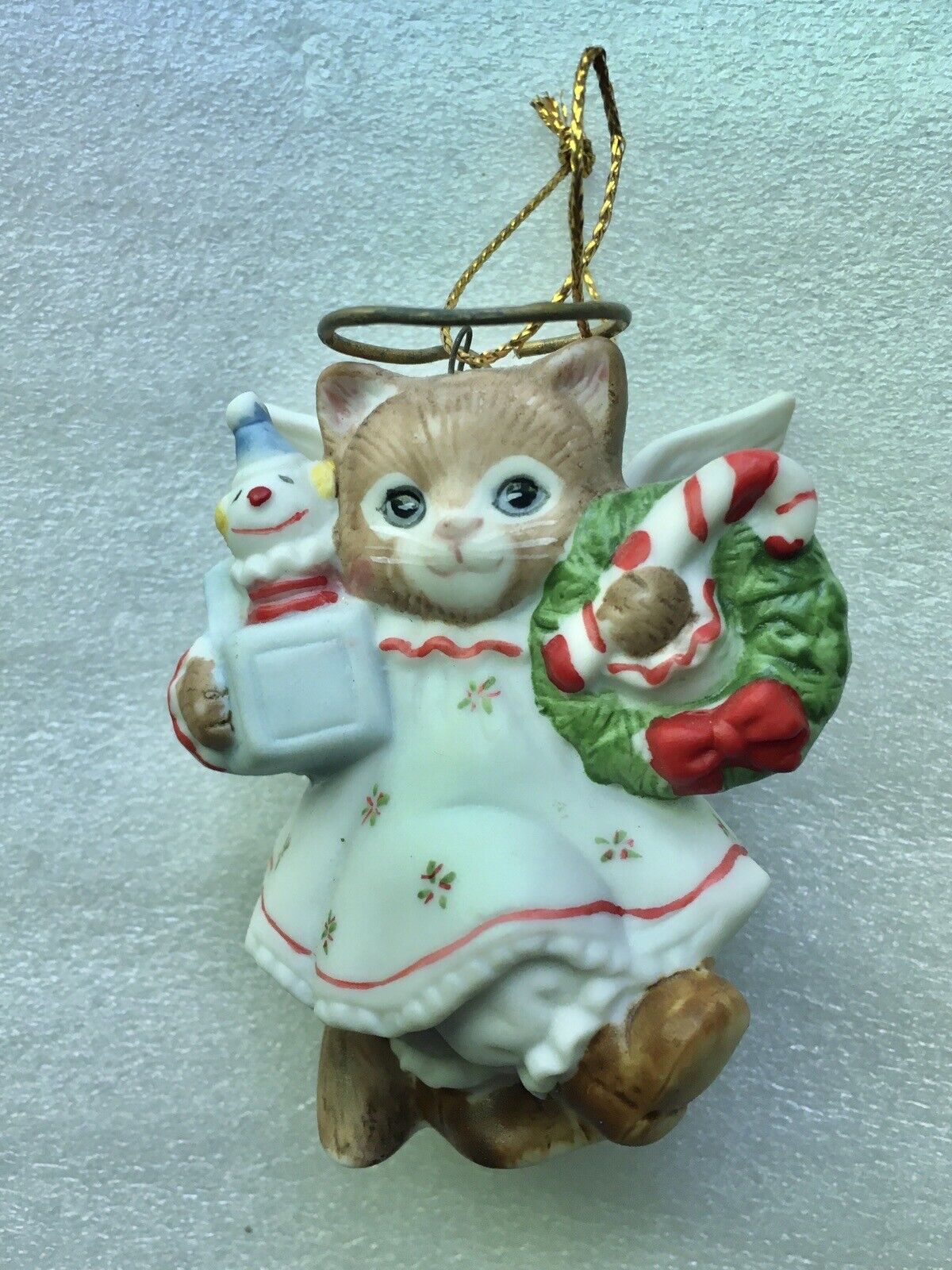 Schmid 1987 Kitty Cucumber Christmas Ornament Angel Cat w/ Wreath & Gifts