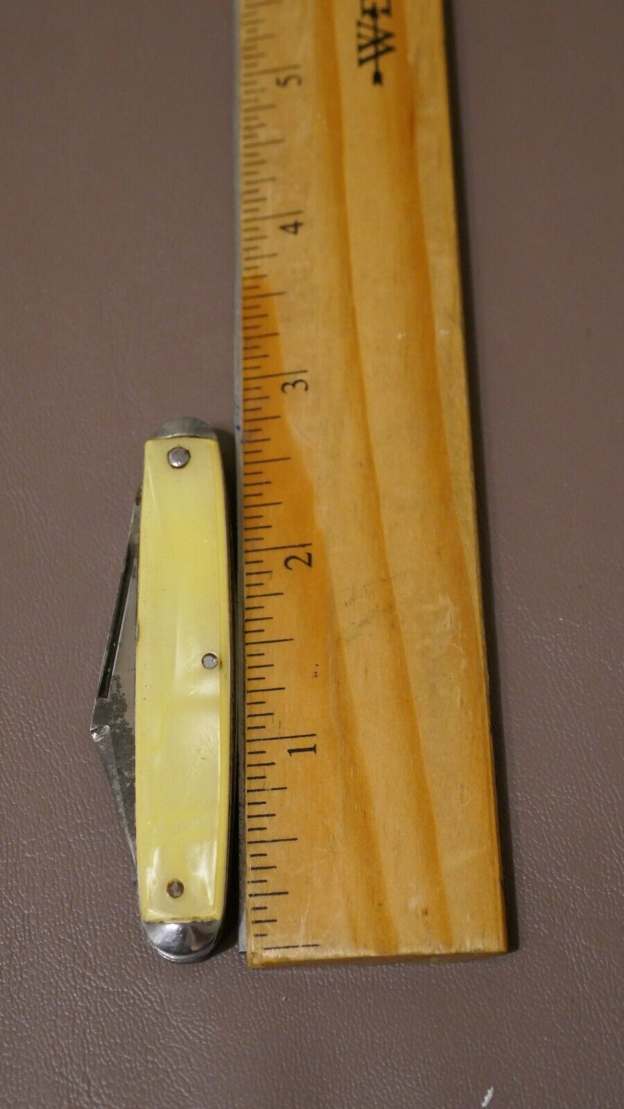 Vintage Imperial Small Yellow Cracked Ice 3 Blade Folding Knife 00127