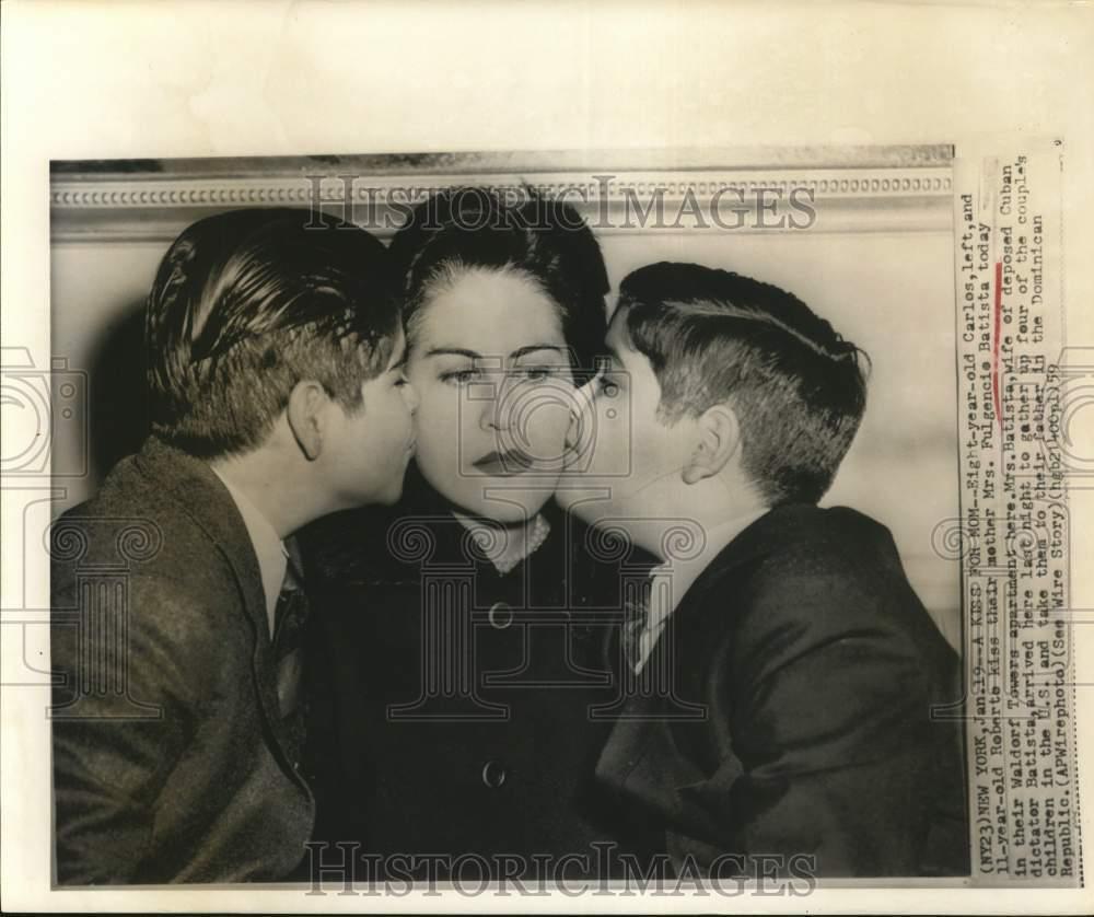 1959 Press Photo Mrs. Fulgencio Batista, ex-Cuban dictator\'s wife, & their sons