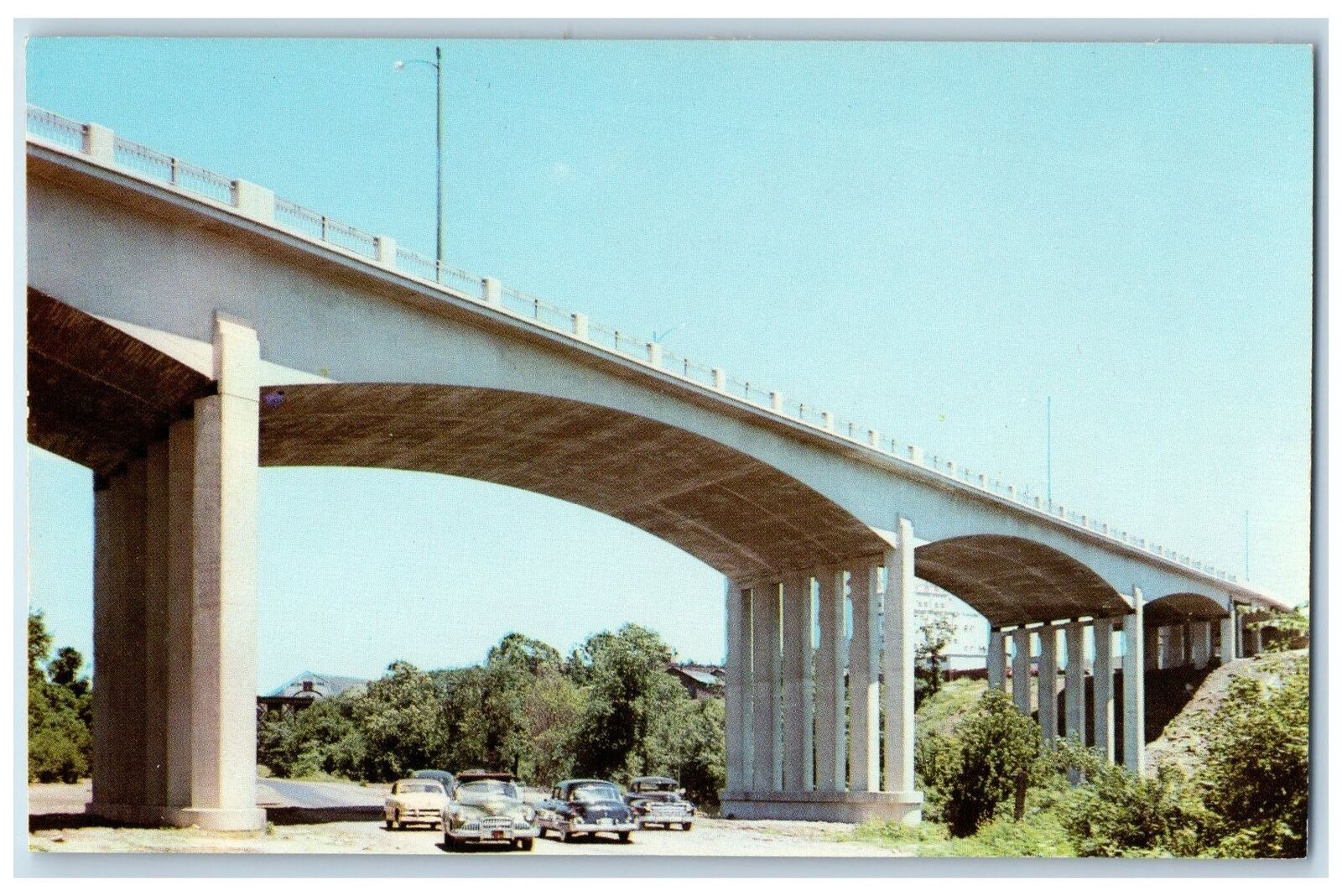 c1950\'s New 20th Century Bridge Classic Cars Light Post Richmond IN Postcard