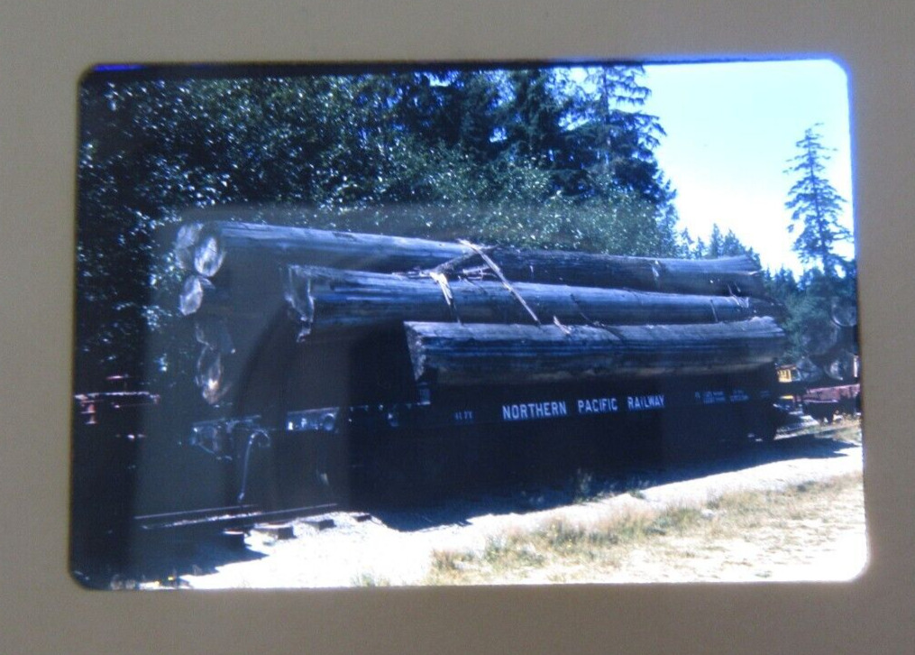 Original \'72 Ektachrome Slide NP Northern Pacific Flatcar w/lumber load   43C53