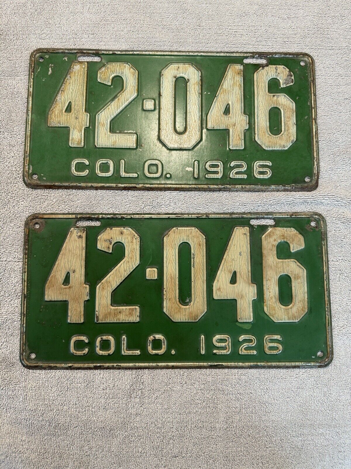 1926 COLORADO License Plates Set / #42-046