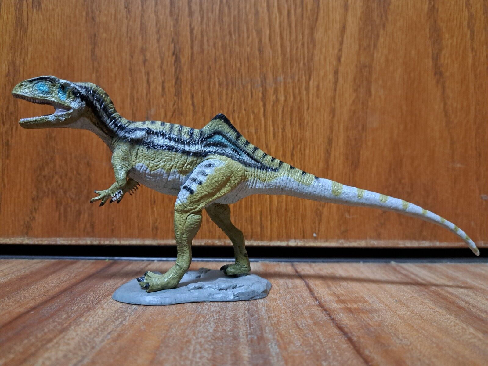FAVORITE 2015 Fukui Museum Exclusive CONCAVENATOR Rare Dinosaur Figure