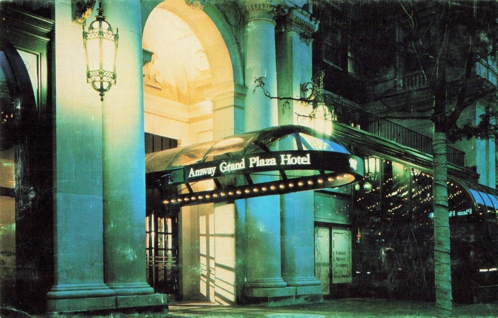 Amway Grand Plaza Hotel - Grand Rapids Michigan MI - Postcard