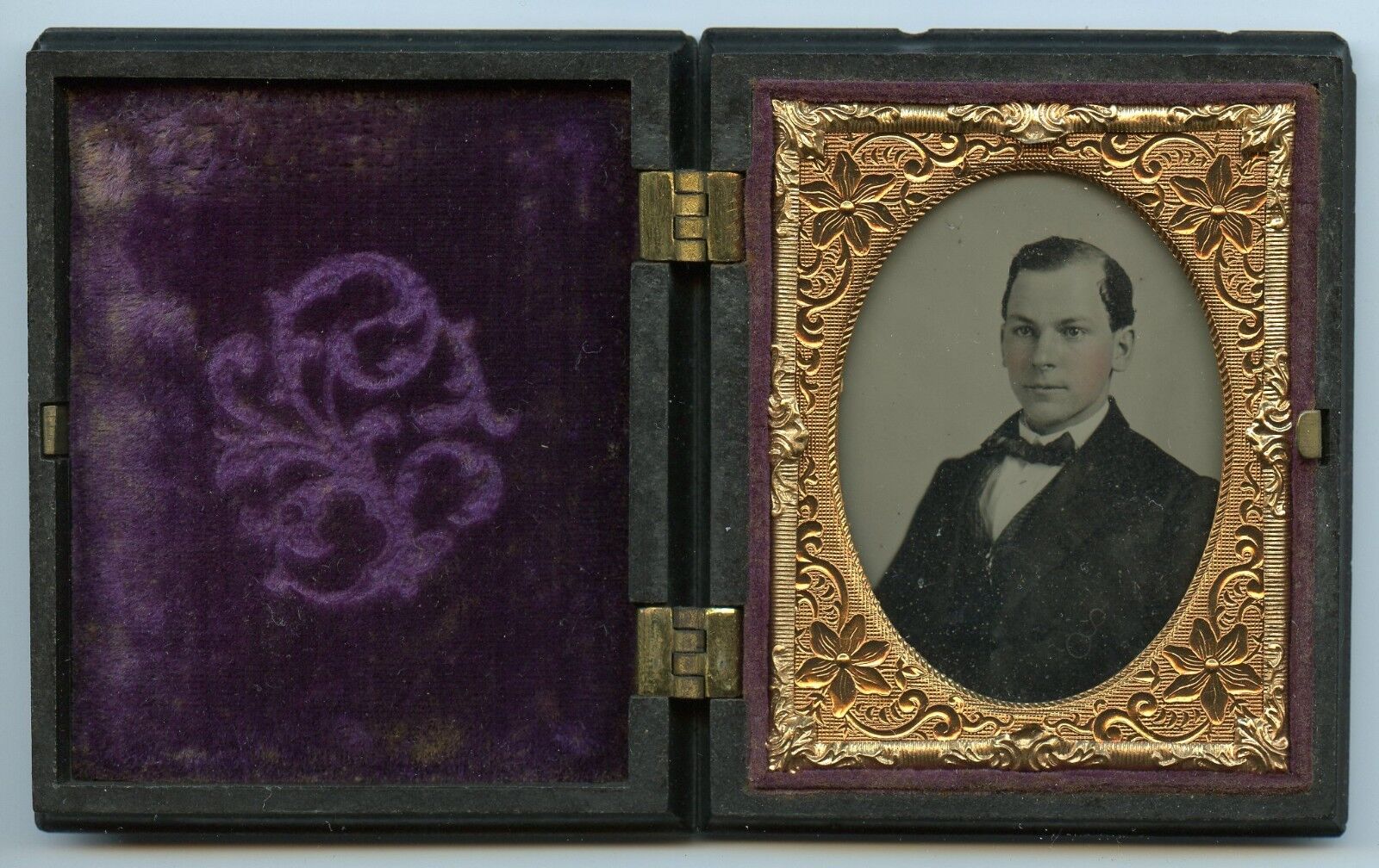 Victorian Man, O.R. Wilkinsons  Ambrotype Photo, Union Case, Medford, MA