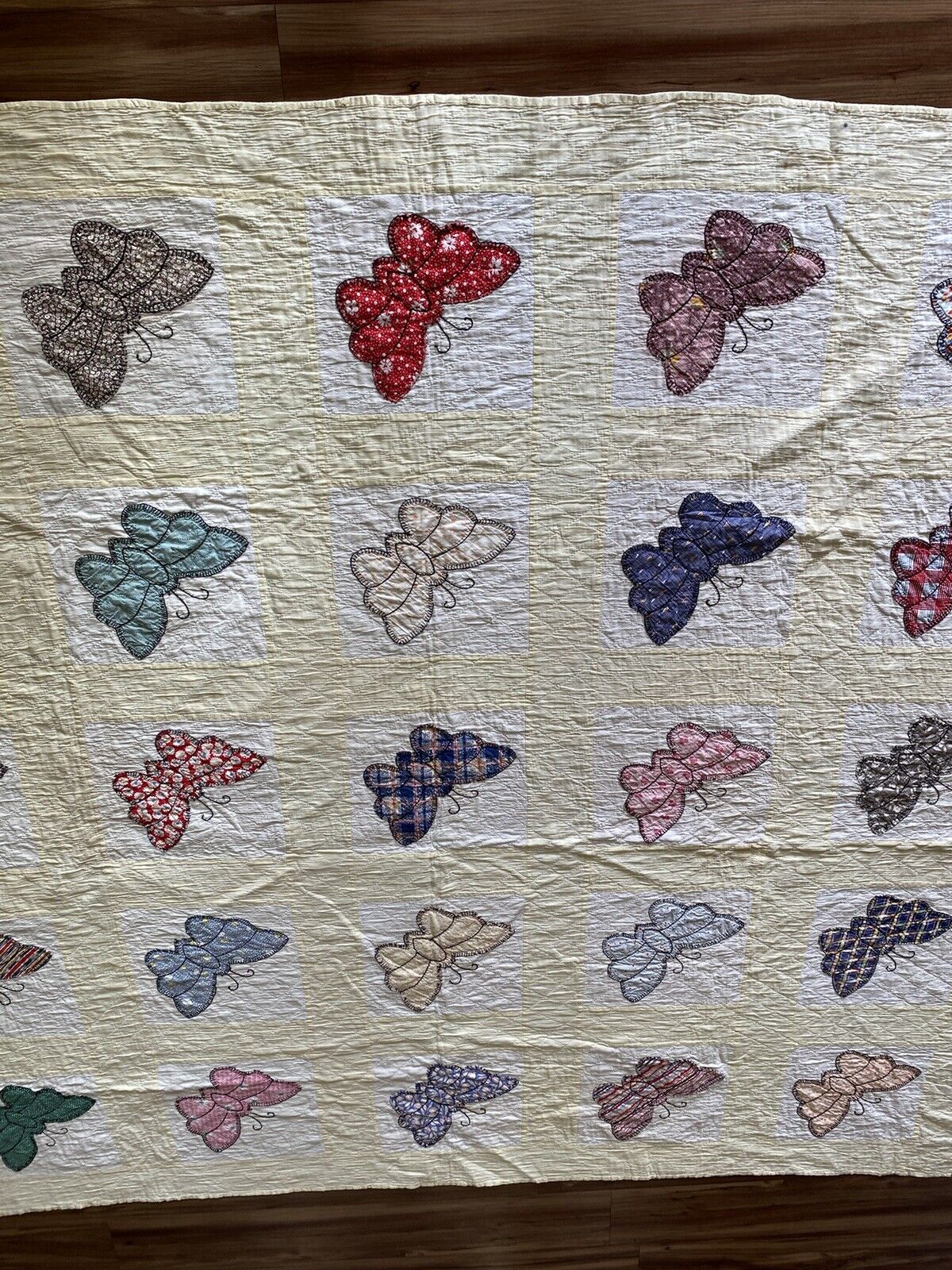 Vintage Hand Quilted Butterfly Appliqué Quilt Pale Yellow 68x73