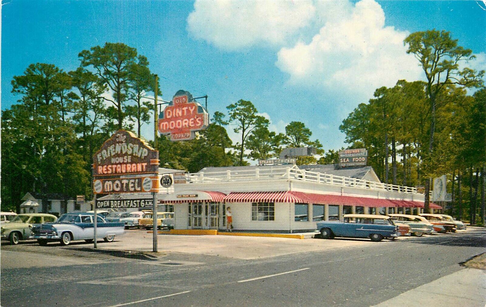 c1950s Friendship House Restaurant, Near Gulfport/Biloxi, Mississippi Postcard