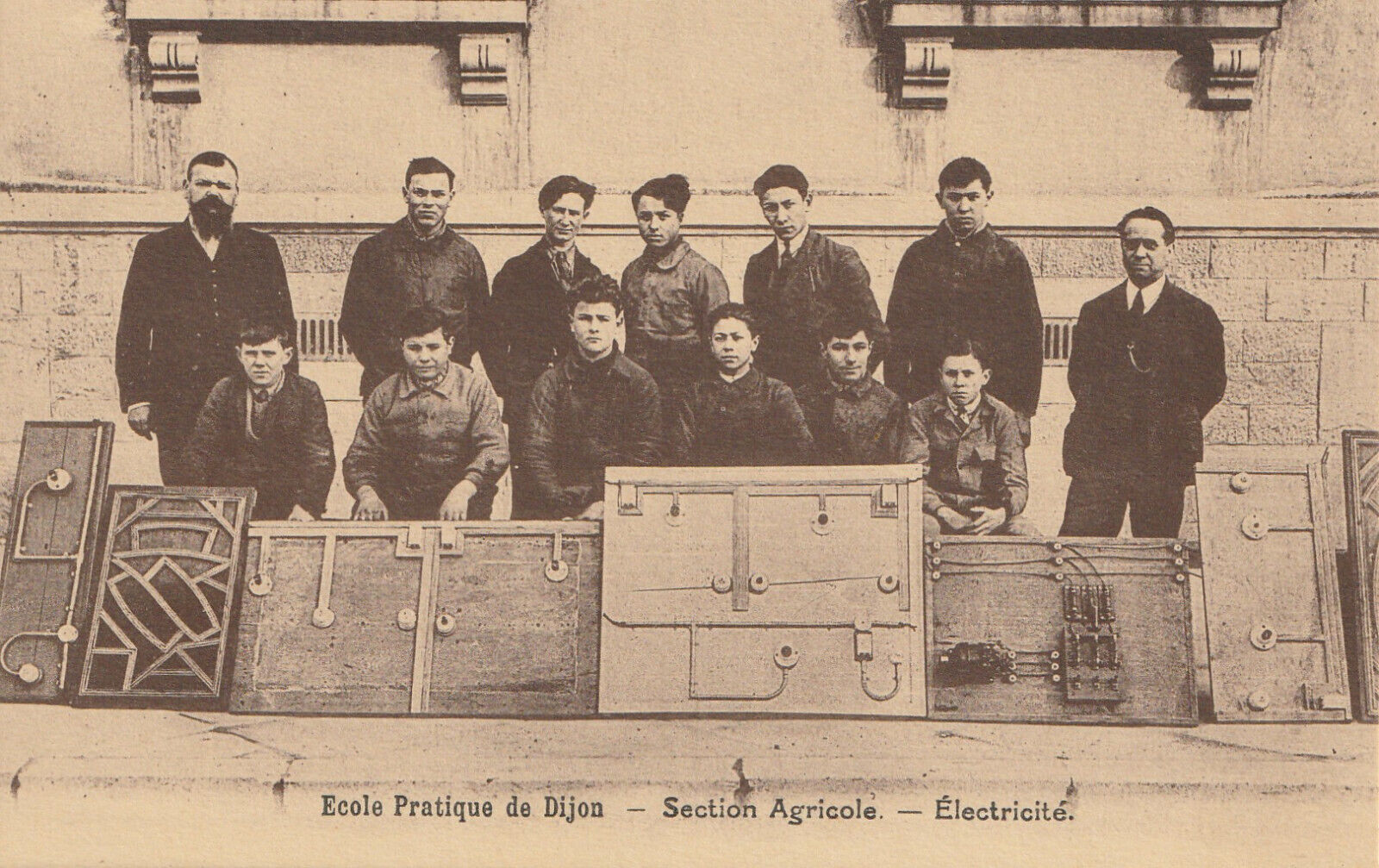 21 CPA DIJON PRACTICAL SCHOOL AGRICULTURAL SECTION ELECTRICITY