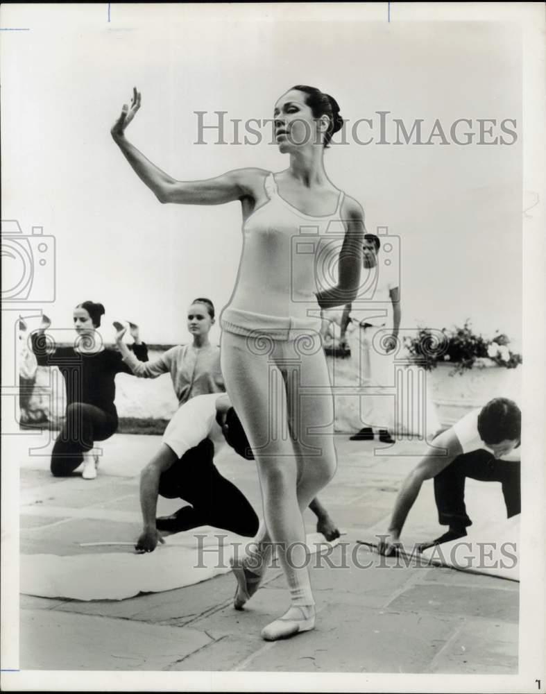 1965 Press Photo Ballet Dancer Marjorie Tallchief, Harkness Ballet Company