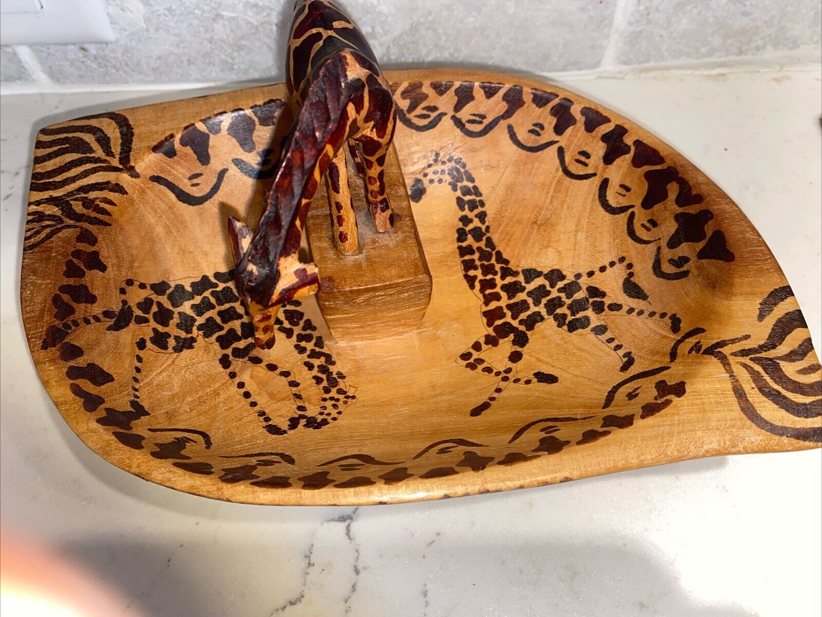 Vintage Carved African Giraffe In Decorative Wood Bowl 