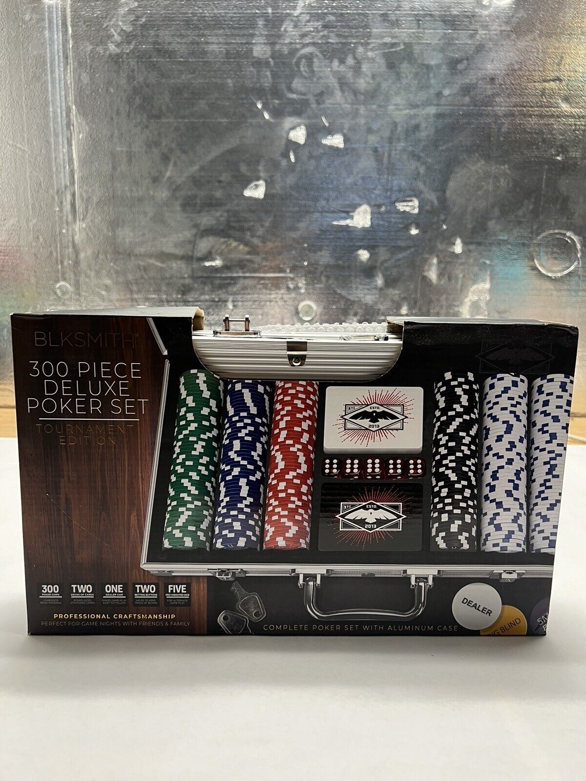 BLKSMITH 300 piece deluxe poker set (BROKEN HANDLE)