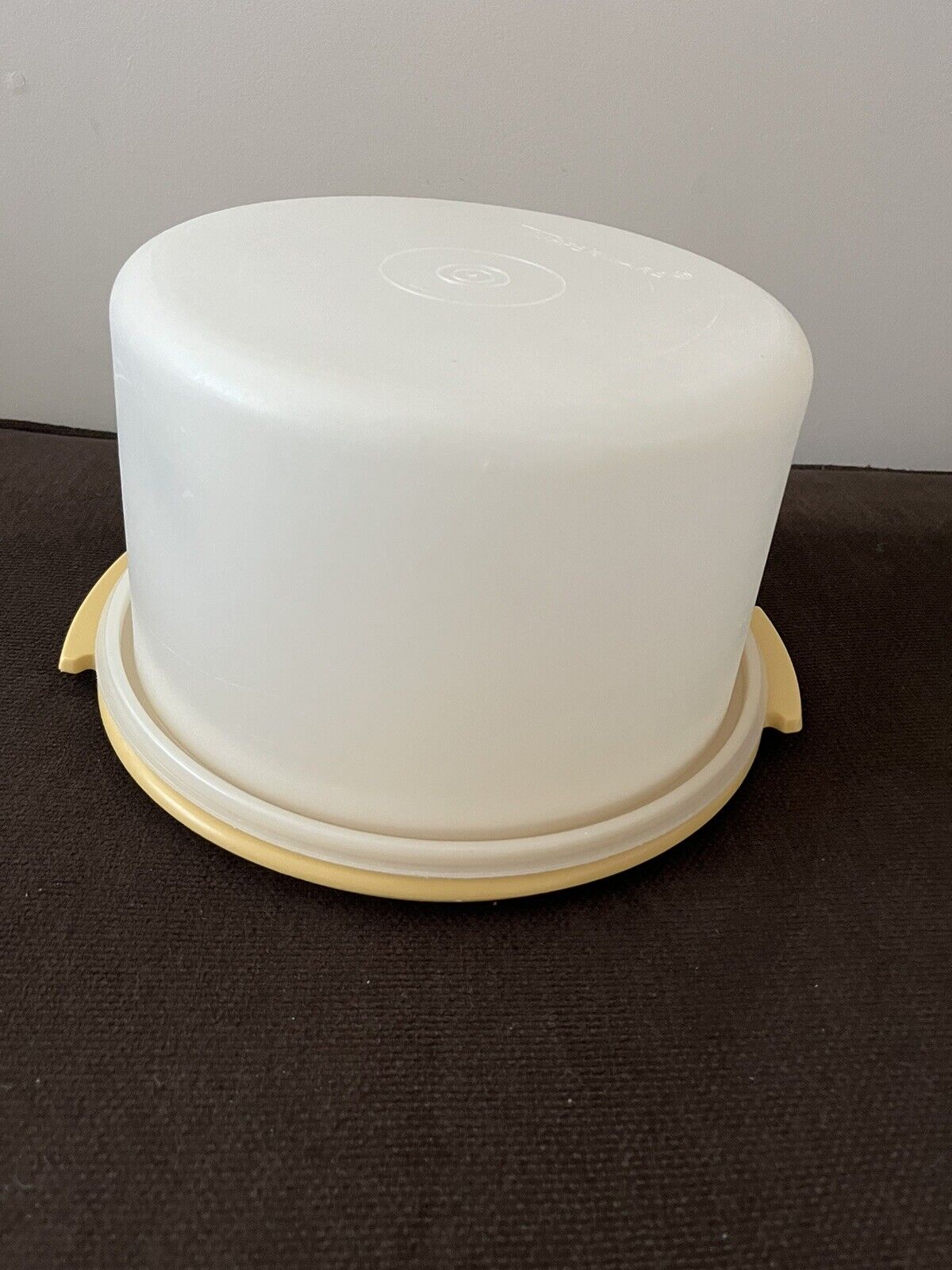 Vintage Tupperware Cake Keeper Carrier Harvest Gold
