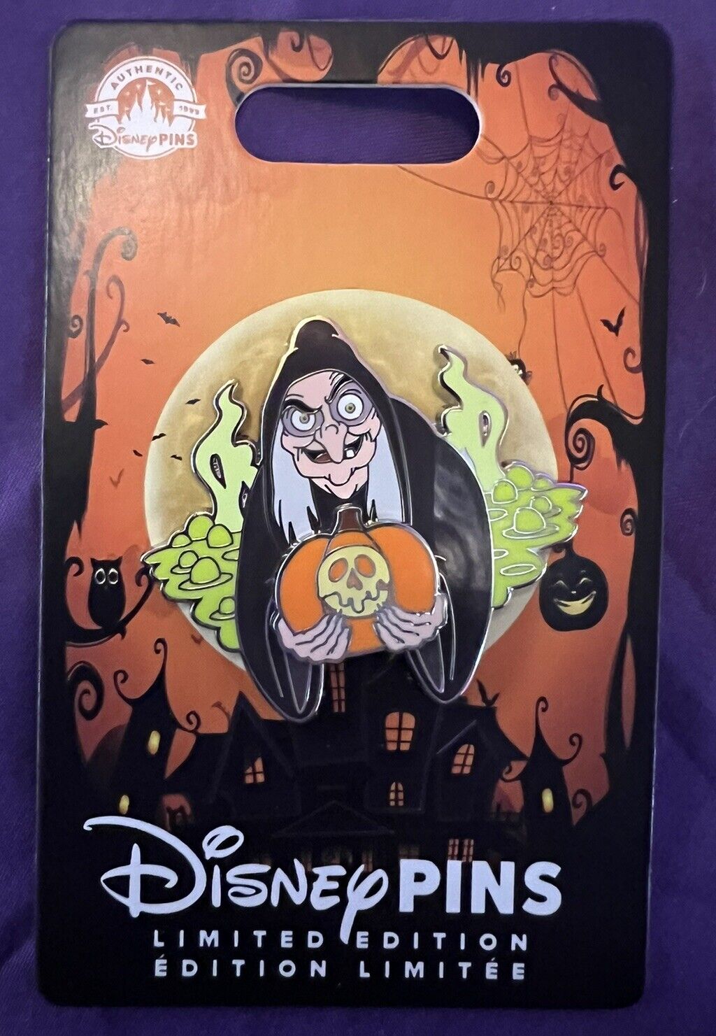 2023 Disney Parks Halloween Villains Pumpkin Old Hag Snow White LE Pin