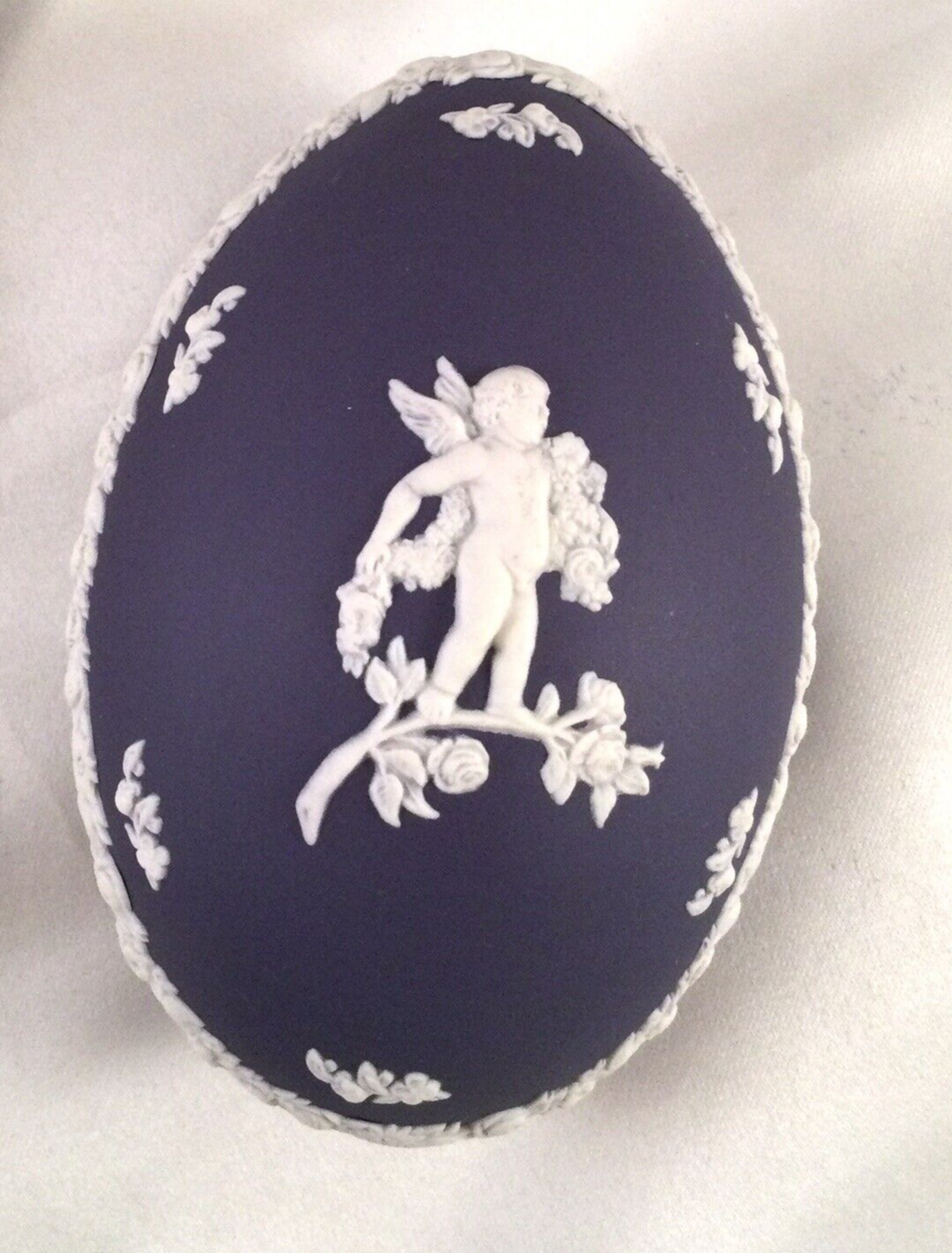 Vintage Wedgwood Portland Blue Easter Egg Cherub Trinket Jewellery Box Jasper