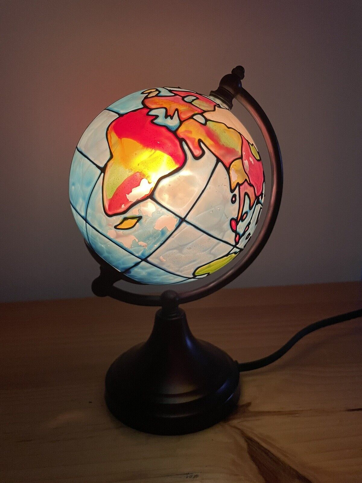Vintage World Globe Rotating Stained Glass Style Table Accent Lamp Night Light