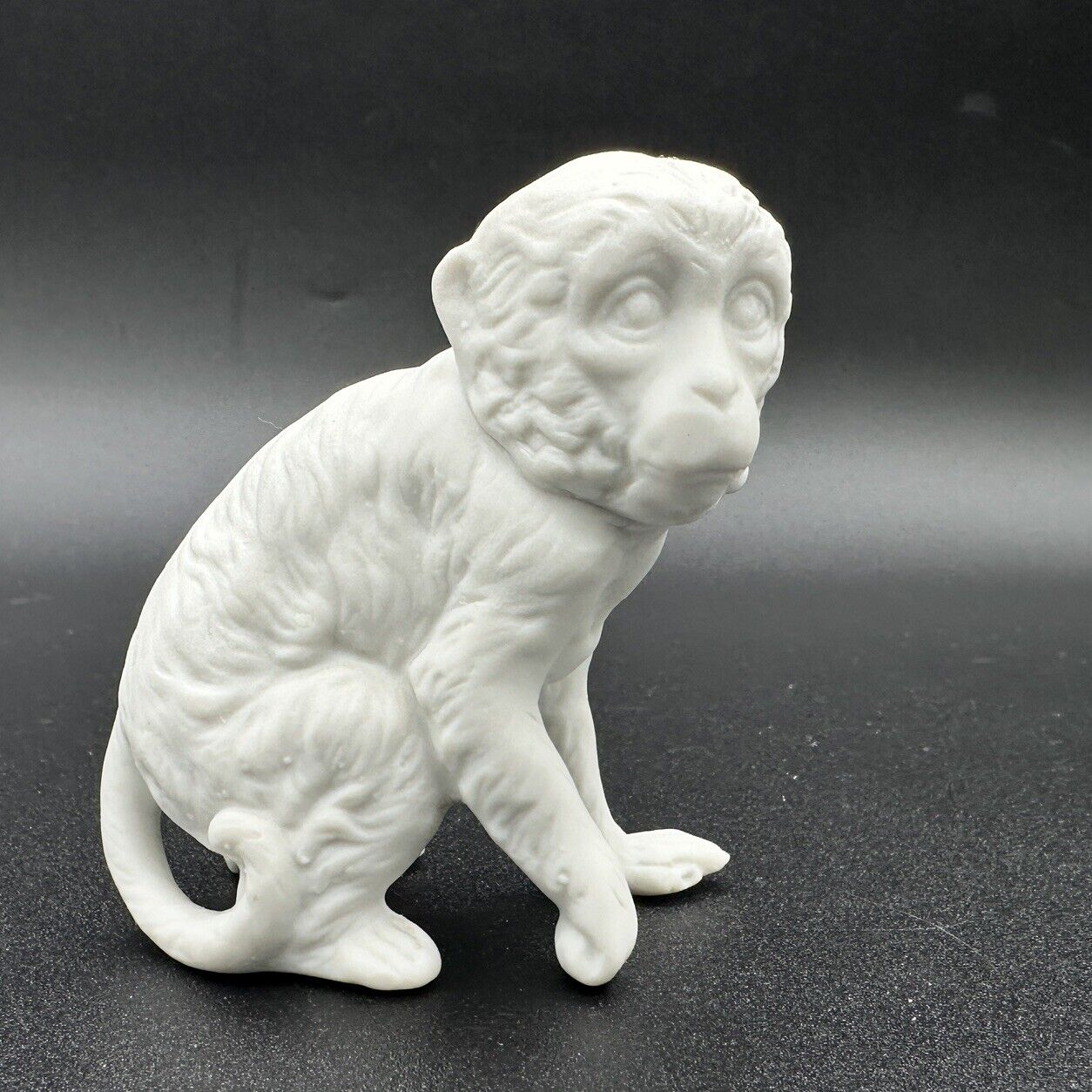 Vintage White Monkey Figurine - Porcelain Bisque Matte Sitting G 3\