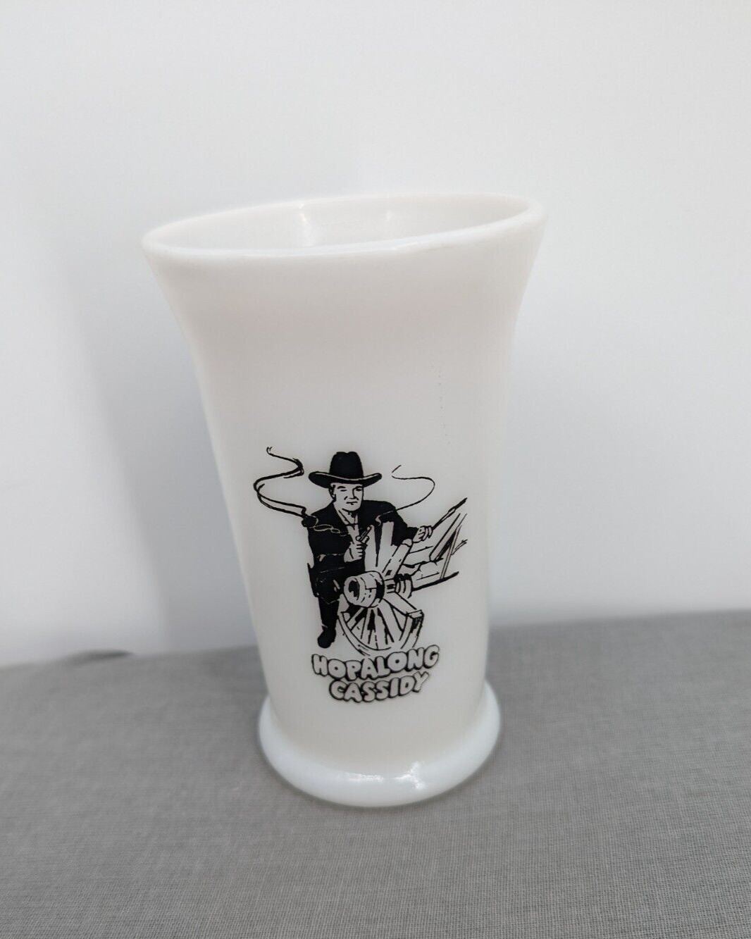 Vintage Hopalong Cassidy Vintage Breakfast Milk Glass HOPPY Western Cowboy
