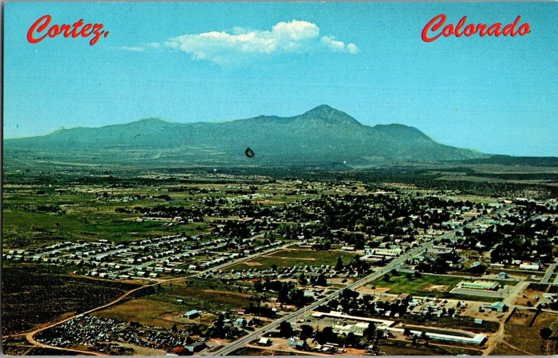 1960\'S. CORTEZ, COLORADO, BIRDS EYE VIEW. POSTCARD FX20