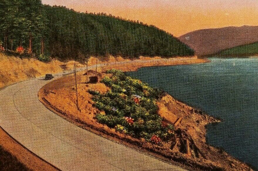 Vintage postcard Sunset Highway Lake keechelus Washington  vintage car a2-506