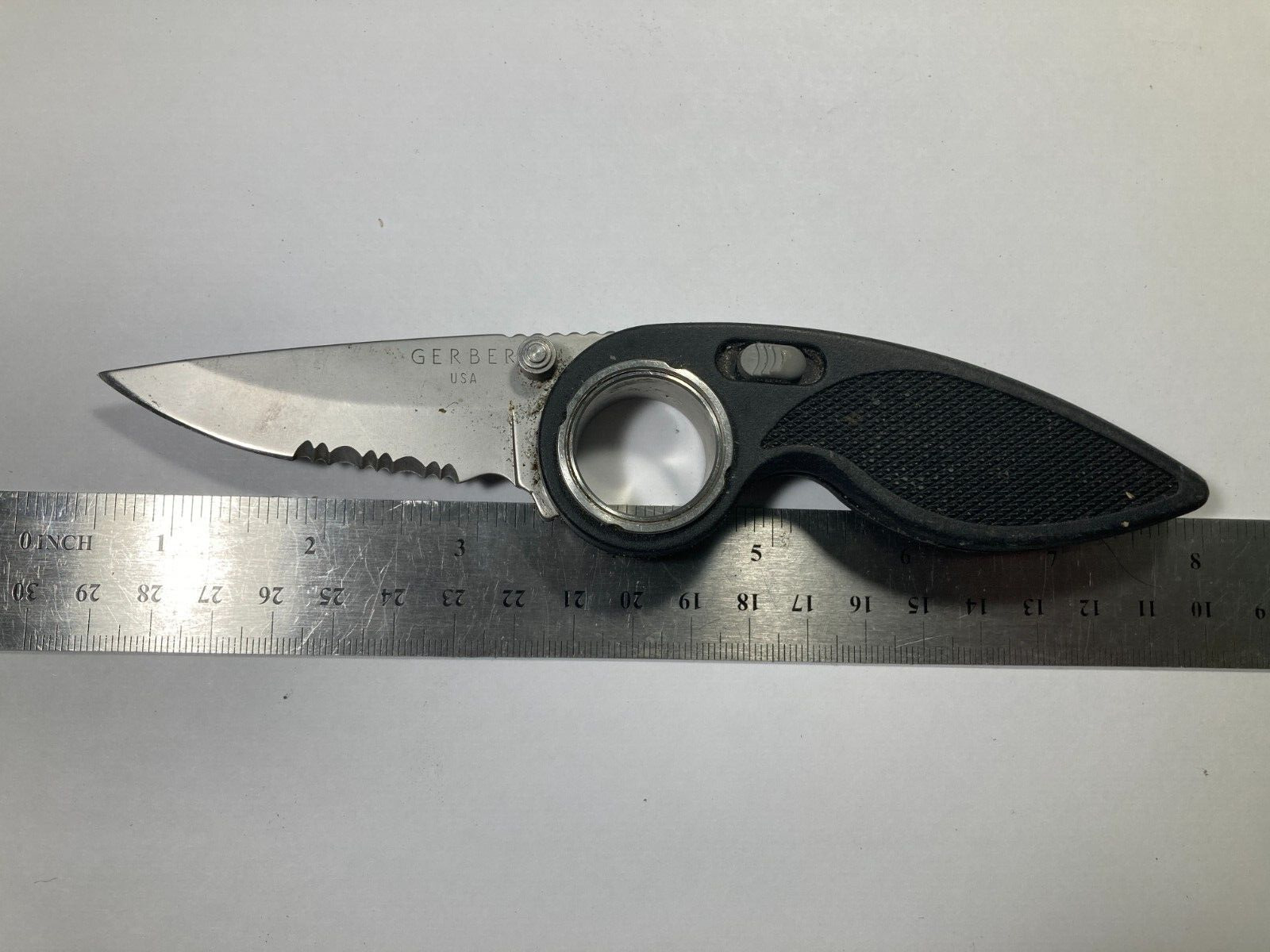 GERBER Knife Made In USA Portland OR. Chameleon Finger Hole Locking Black Handle