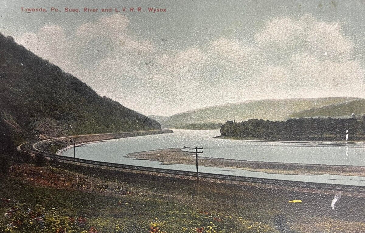 Postcard L. V. R. R. Curve along Susquehanna River near Towanda, Pa. Steam Train