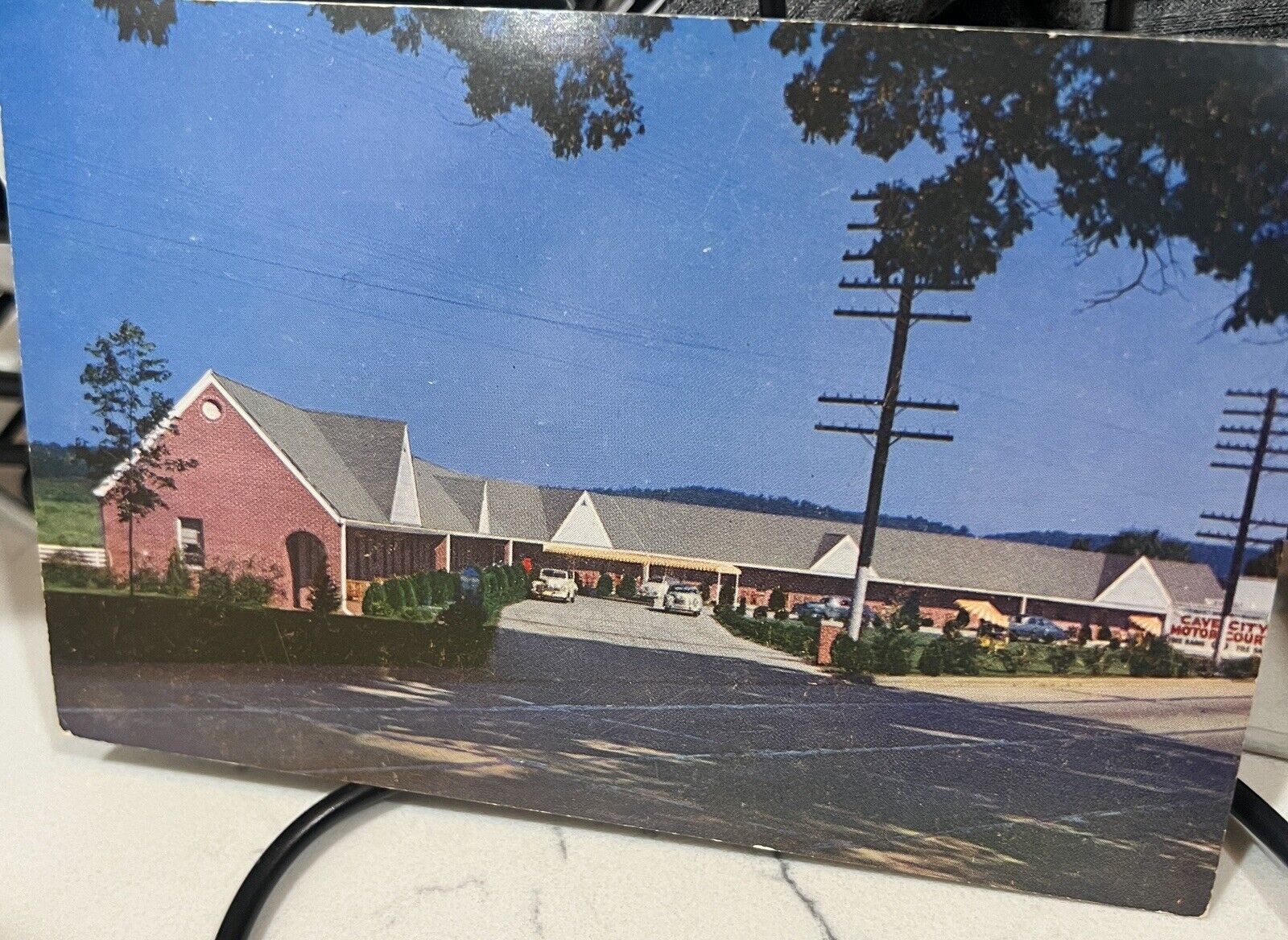 Cave City Motor Court Cave City Kentucky Old Cars Spectra Color 1951 Postcard