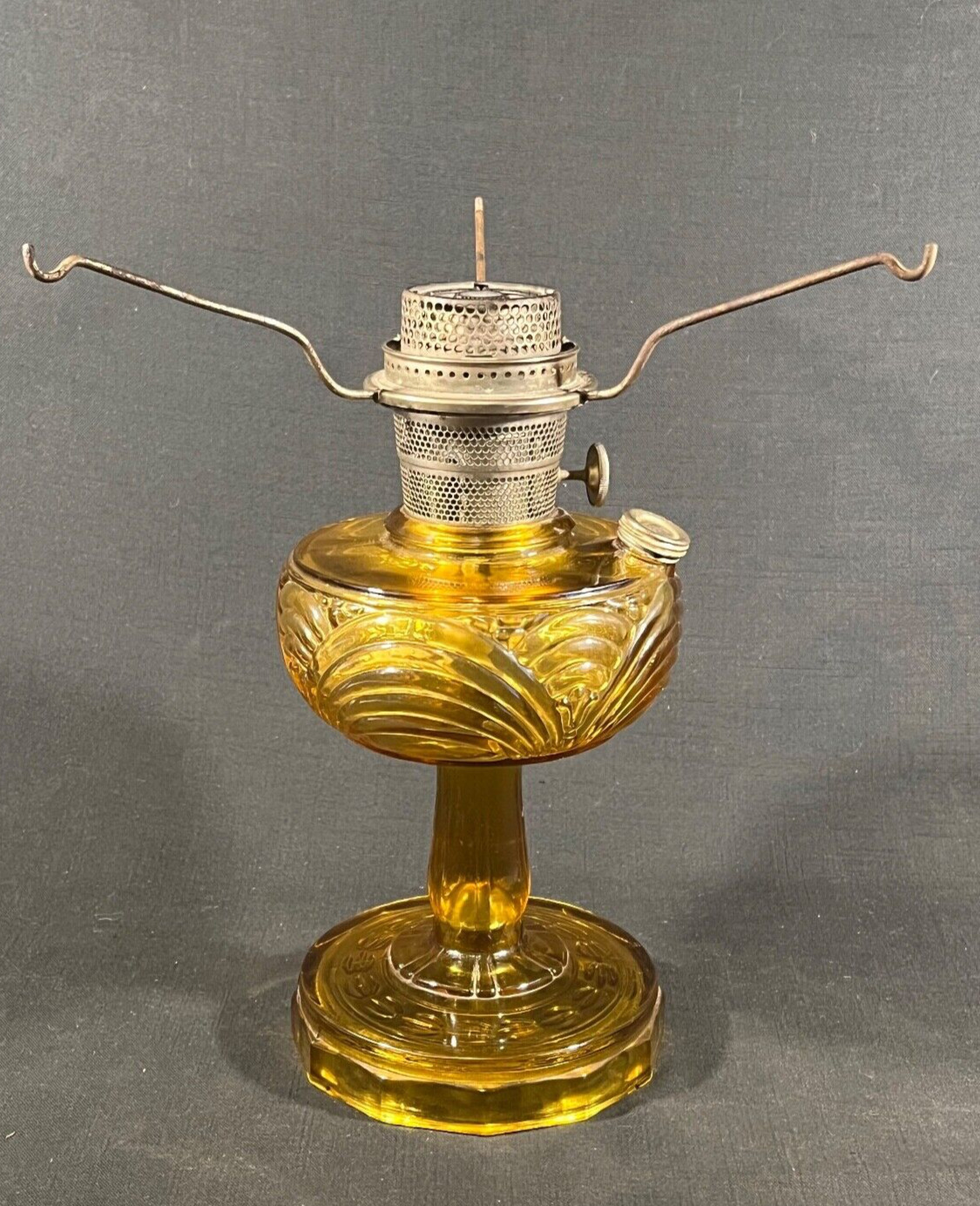 VTG Aladdin Amber Washington Drape Oil Lamp w  Model B Chicago Burner  1933-1948