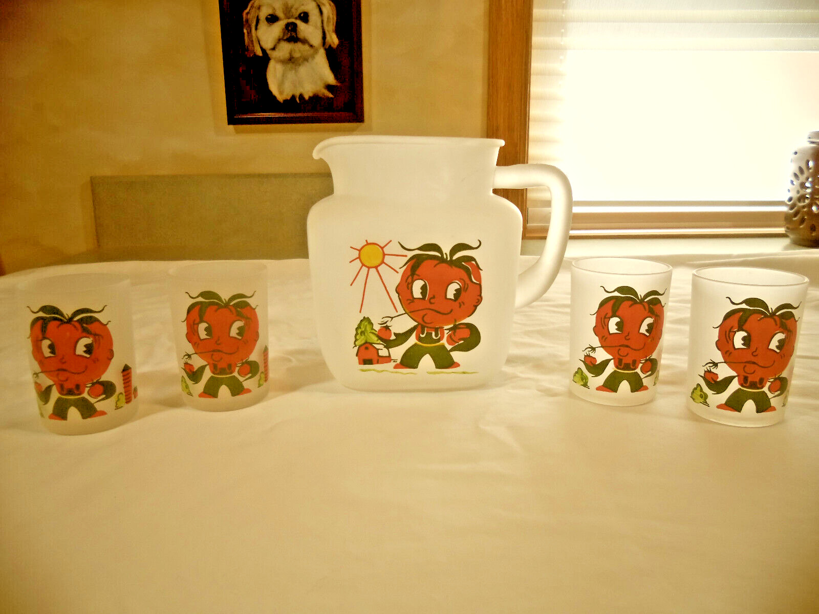 Vintage Hazel Atlas Frosted Anthropomorphic Tomato Juice Picher & 4 Glasses Set