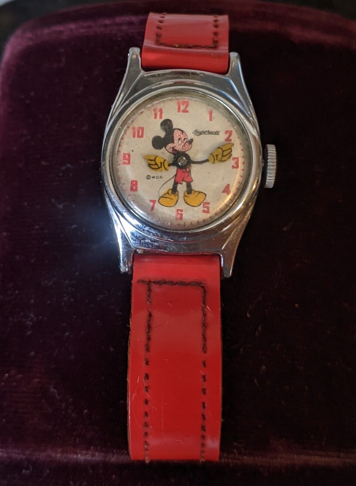 RARE VINTAGE CIRCA 1940s MICKEY MOUSE WRISTWATCH INGERSOLL US TIME CORP