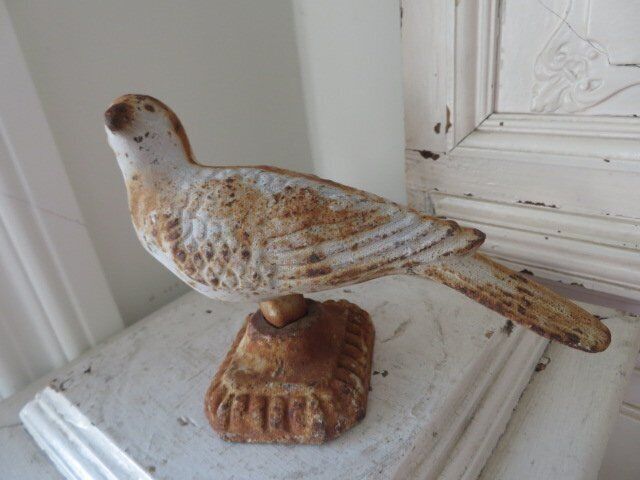 FABULOUS Old Vintage Cast Iron Garden BIRD Statue Time Worn WHITE & Rusty