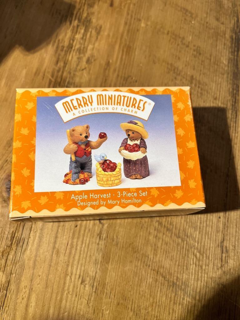 Hallmark Keepsake Merry Miniatures Mini 3 Piece Set Apple Harvest Bears 1997