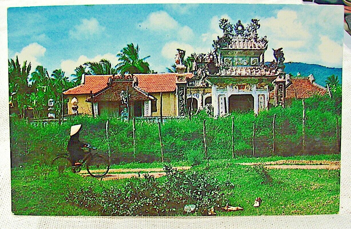 Vietnam War--Soldiers Post Card to Home---Free Postage
