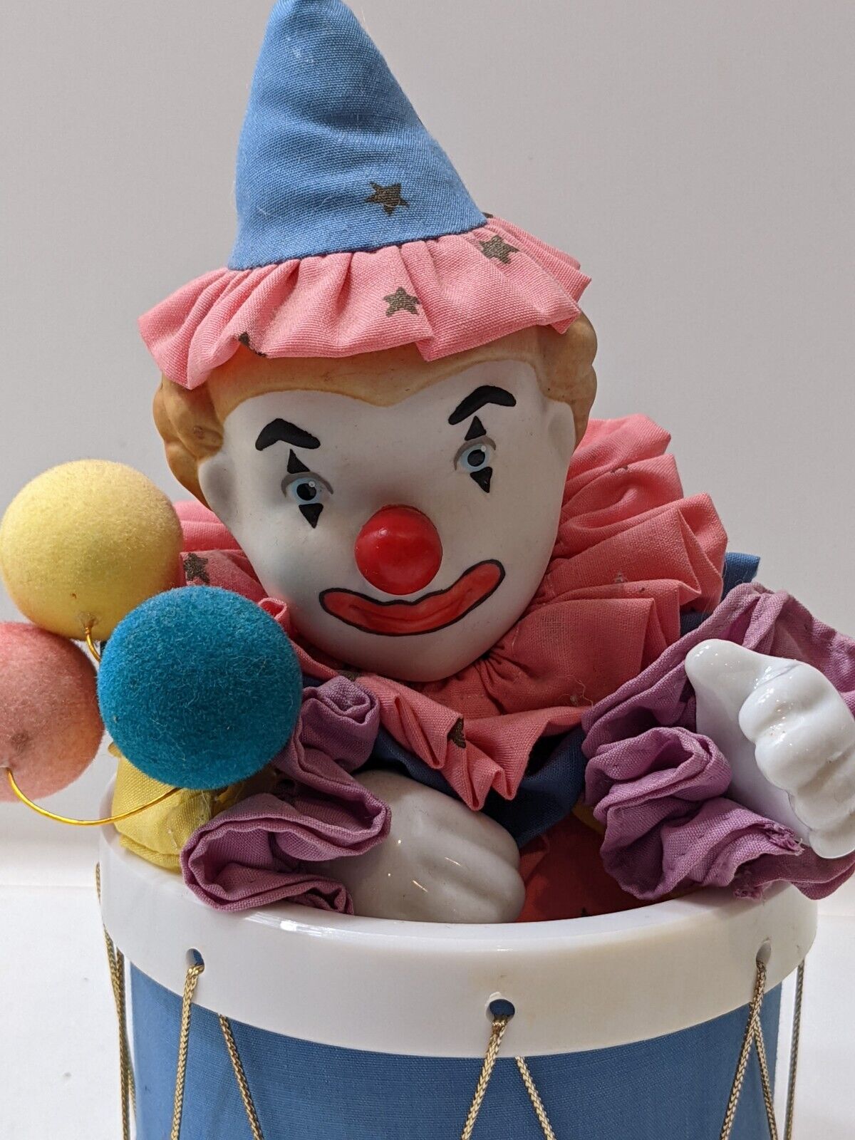 1989 San Francisco Music Box Company moving Porcelain Clown