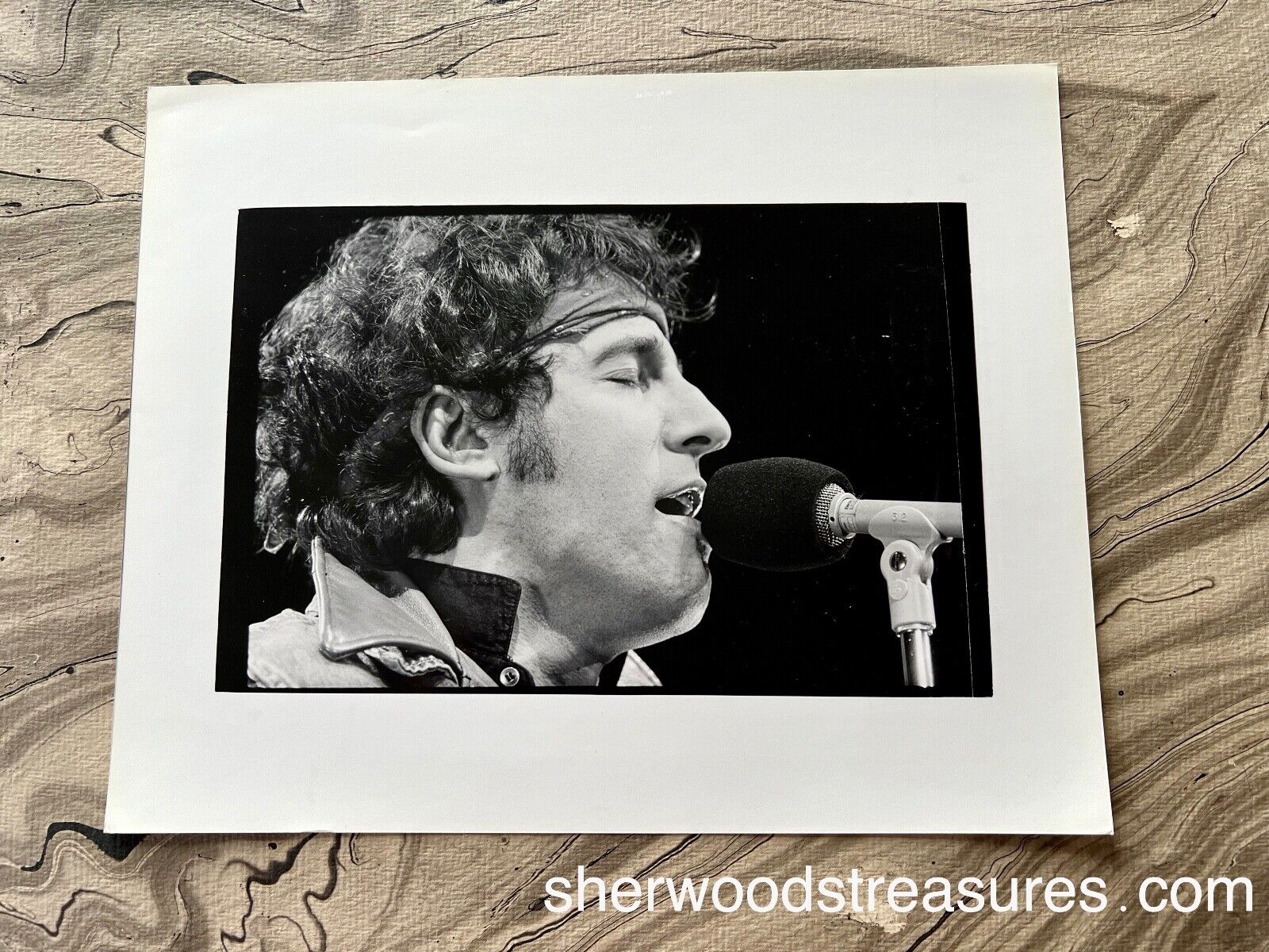 BRUCE SPRINGSTEEN  VINTAGE  1975 BLACK/WHITE  PHOTO RON DELORY 8\