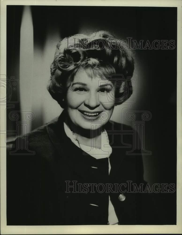 1972 Press Photo Portrait of American actress Shirley Booth - lrx03122