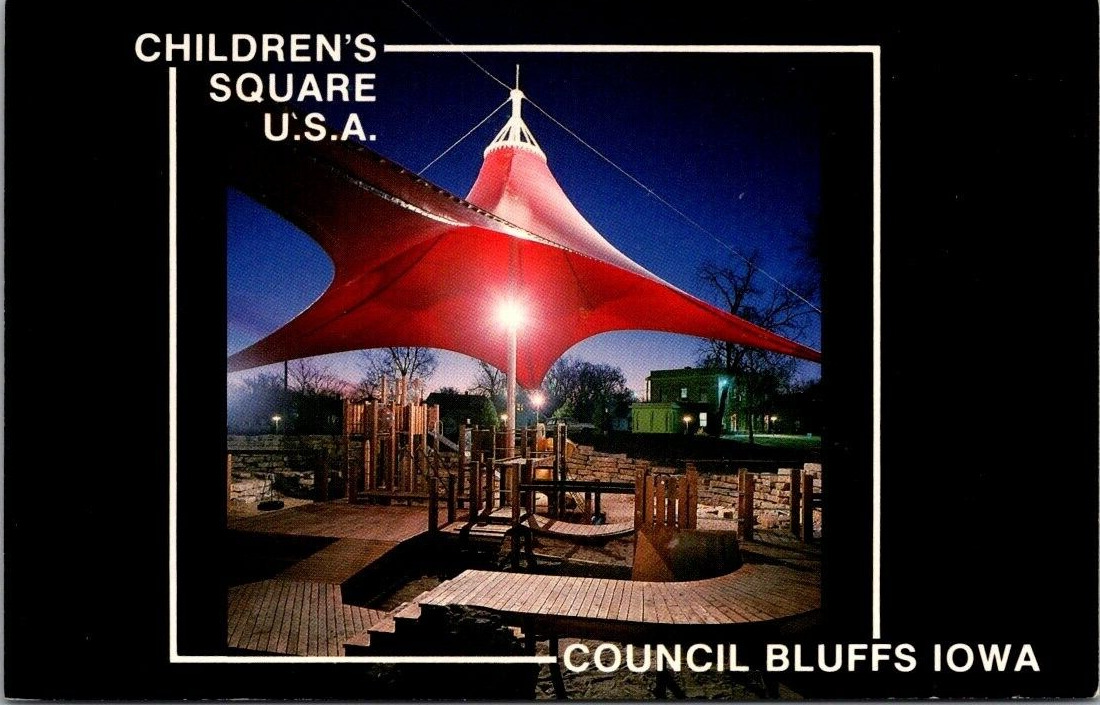 Postcard Discovery Park Children\'s Square USA Council Bluffs  Iowa [hh]