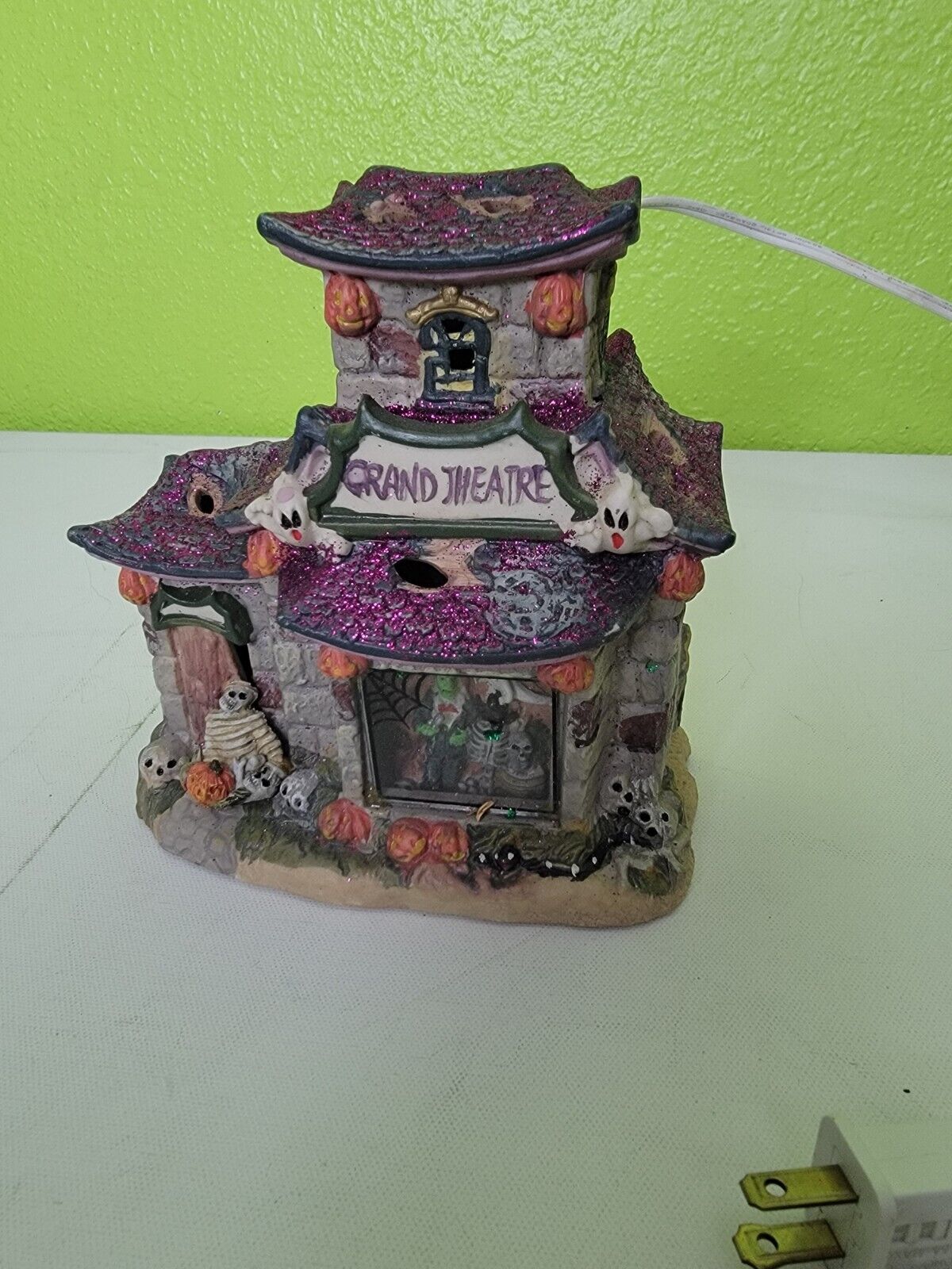 Spookyside Estates by Lemax Spooky Town Lighted Building Grand Theater Vtg Decor