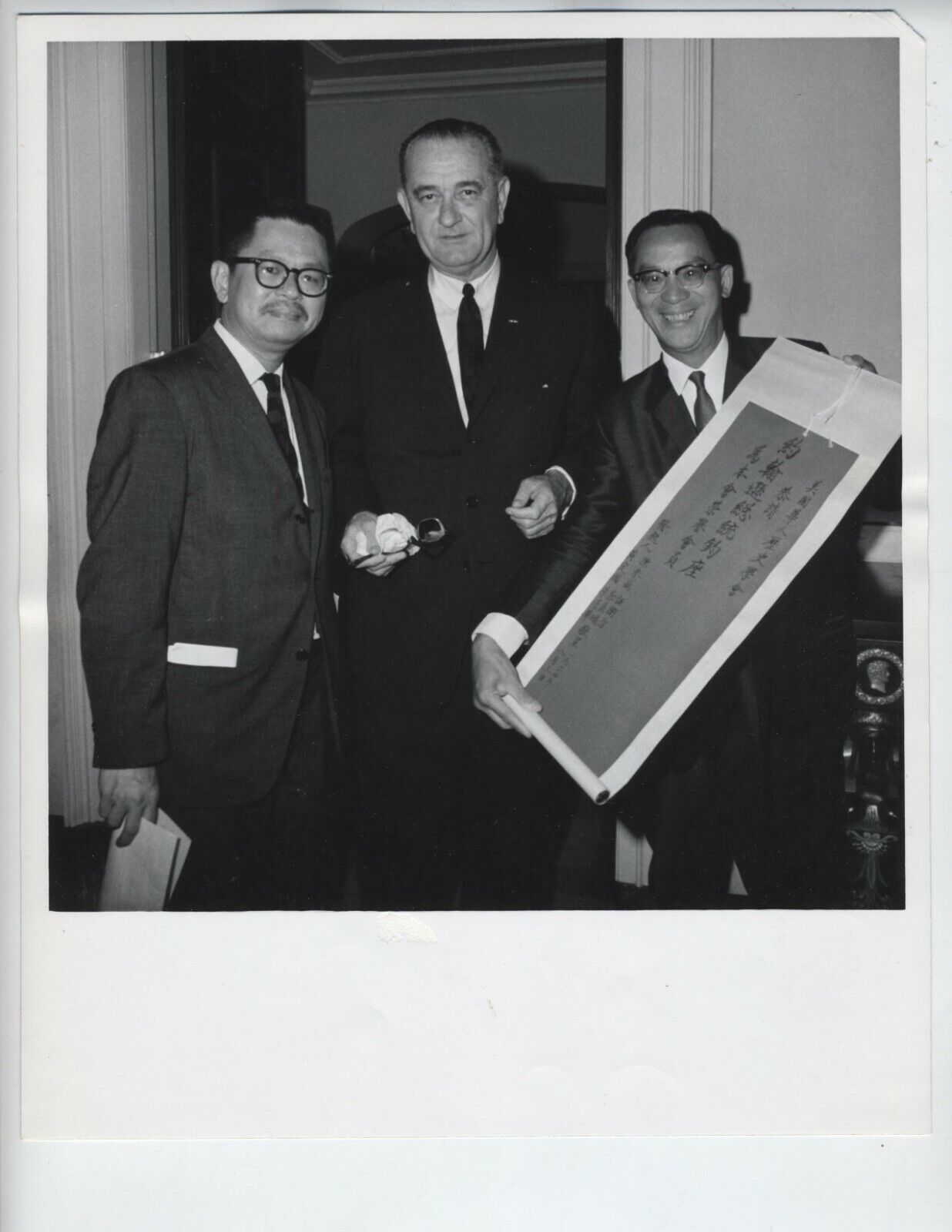 1964 ORIGINAL CHINESE HISTORICAL SOCIETY PRESIDENT LYNDON JOHNSON PHOTO VINTAGE