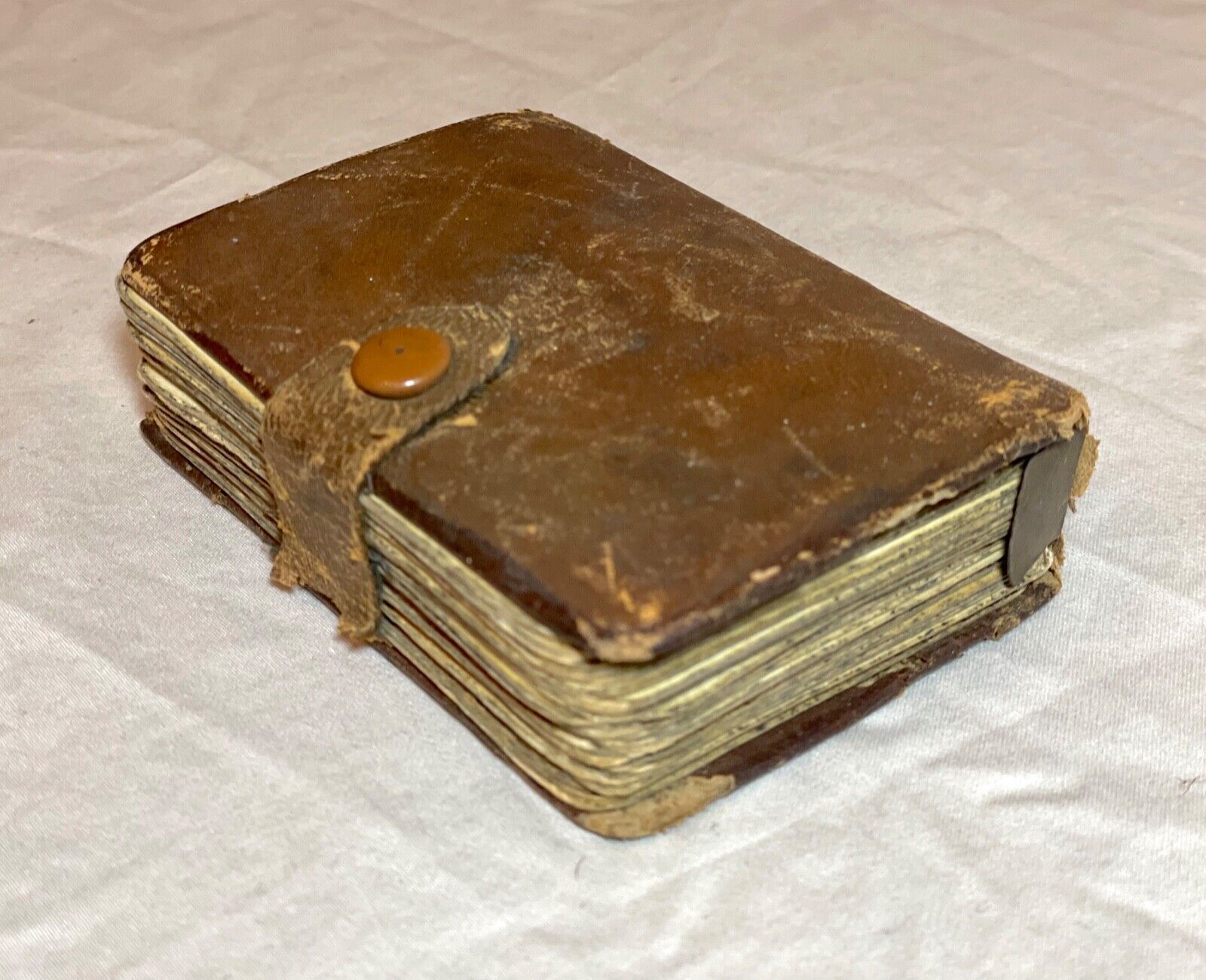 rare complete antique 19th century Walk Over deck playing cards leather case