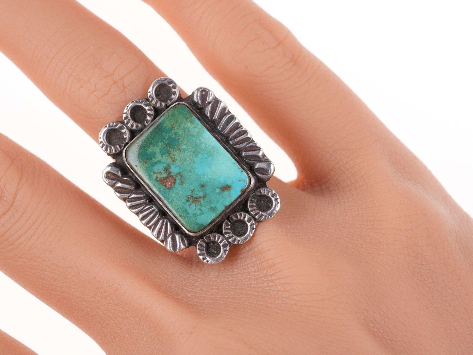 sz6.75 Vintage Native American silver and turquoise ring