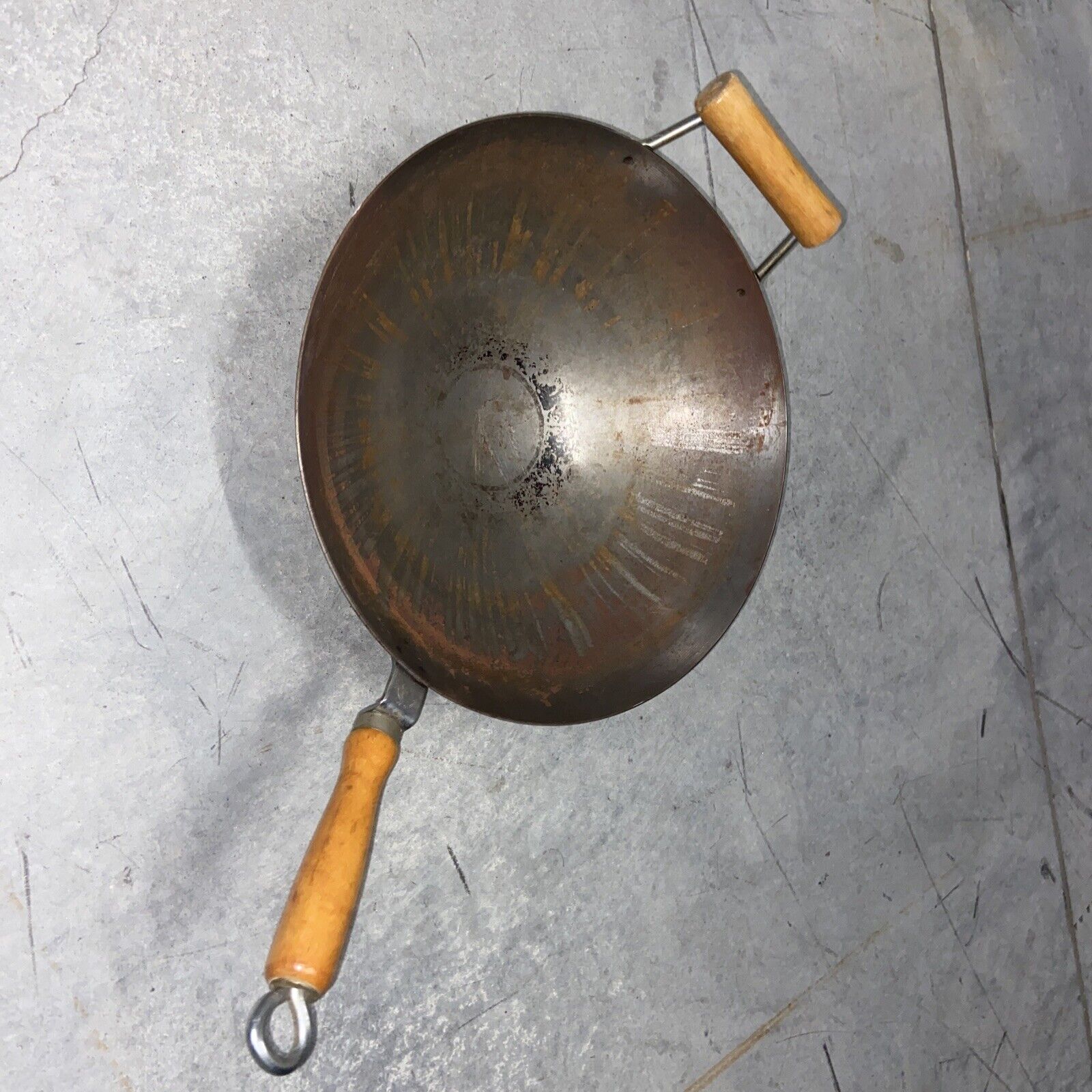 Wok Vintage 14 inch Atlas Metal Spinning Co. Wok Slightly Used 