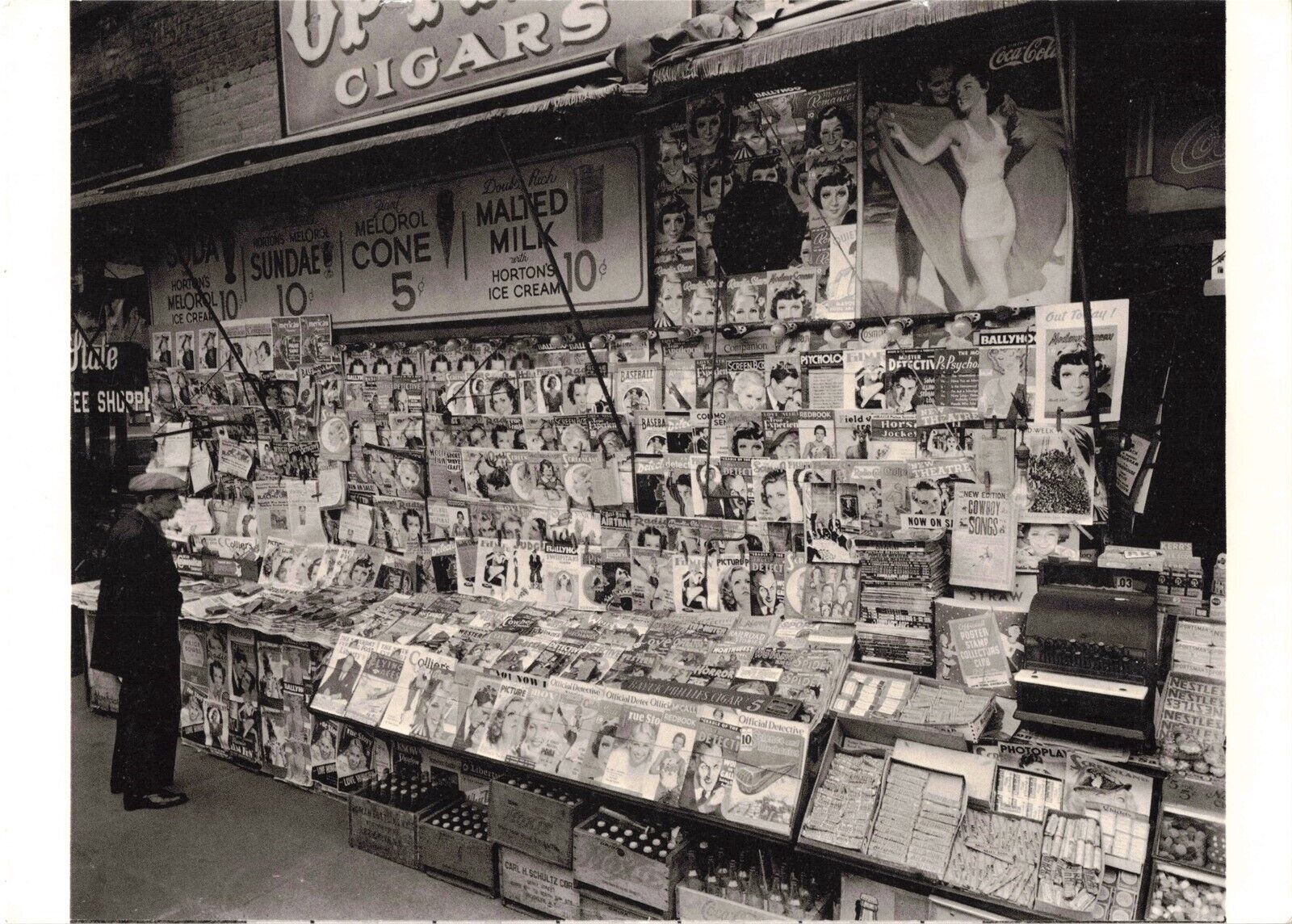 c1933 Newsstand 32nd St and Third Ave New York City NY Continental RPPC C30