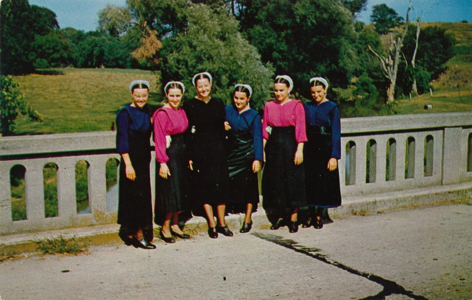 Group of Amish Girls in Pennsylvania Dutch Country vintage unposted