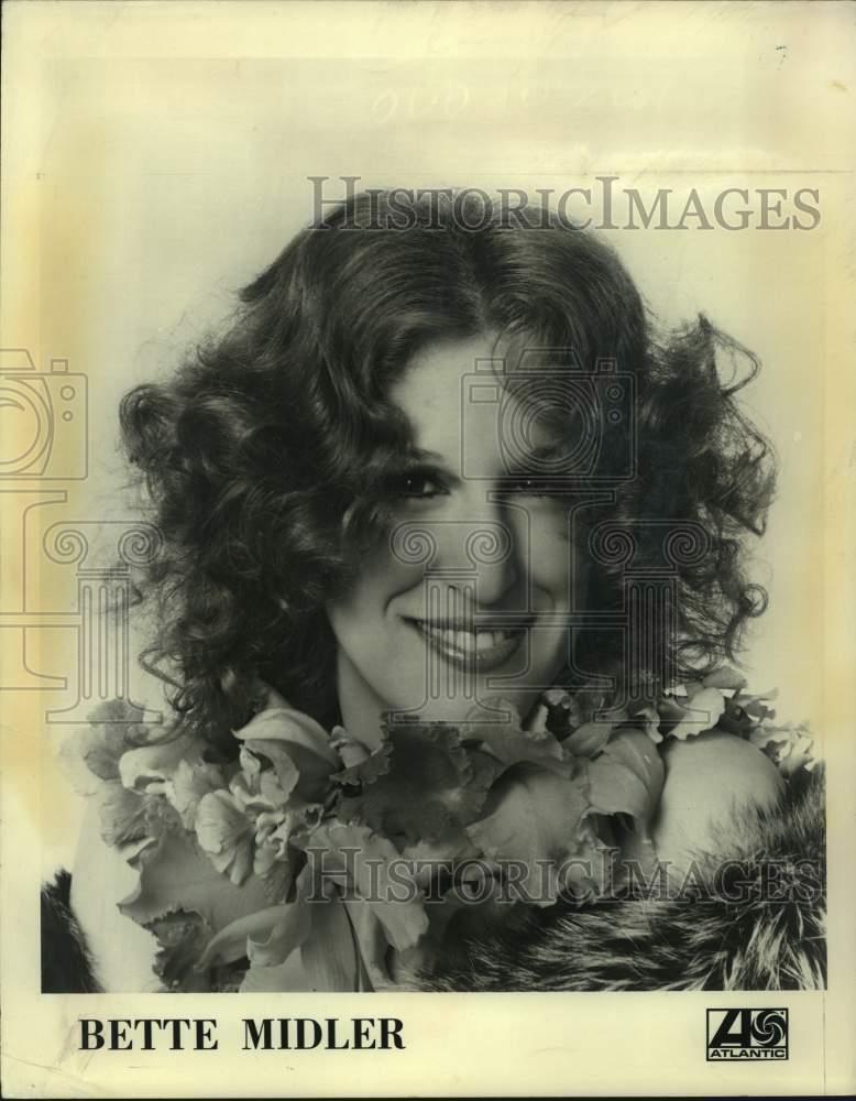 1977 Press Photo singer and actress Bette Midler