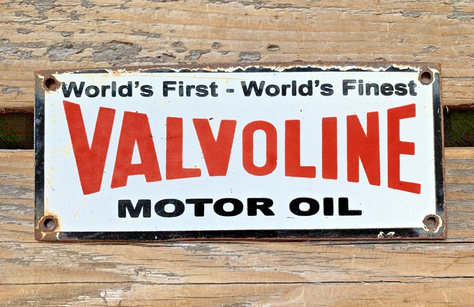 VINTAGE VALVOLINE MOTOR OIL GASOLINE GAS PUMP STATION PORCELAIN SIGN