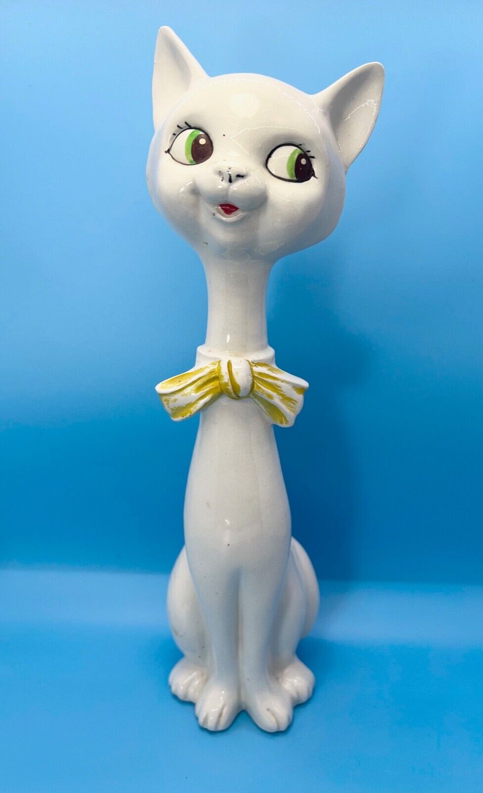 Vintage Kitsch Cat Figurine 12\