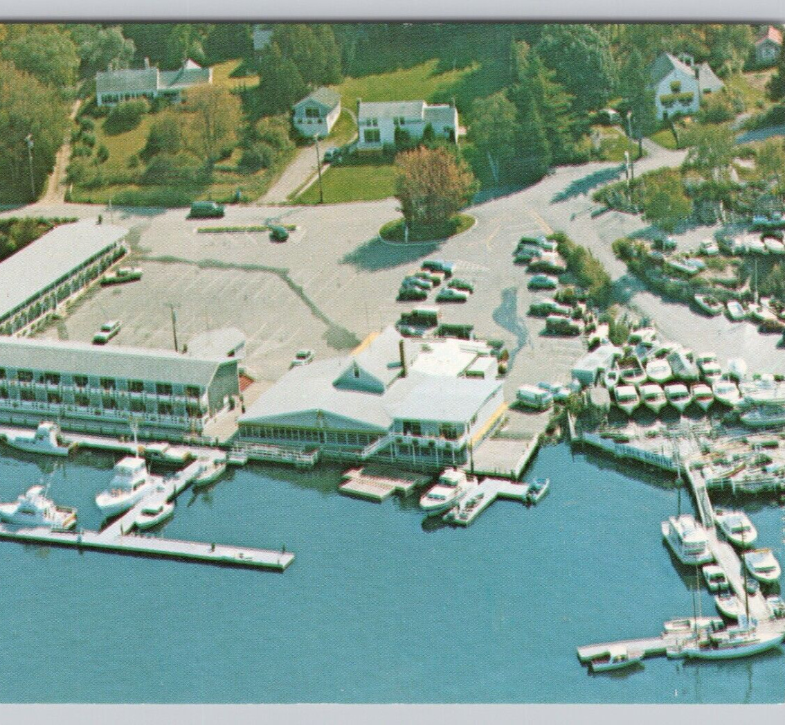 Browns Wharf, Boothbay Harbor Maine Motel Restaurant Marina Vintage Postcard UNP