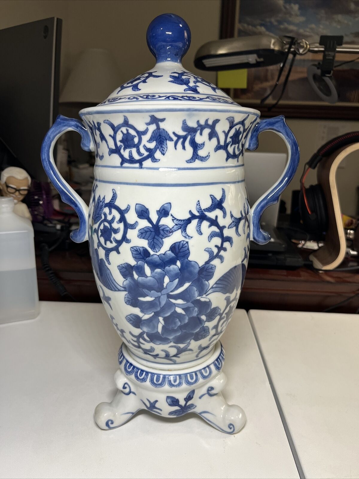 Mid 20th Century Bombay Chinoiserie Blue and White Ceramic Ginger Jar 16 1/2”vtg