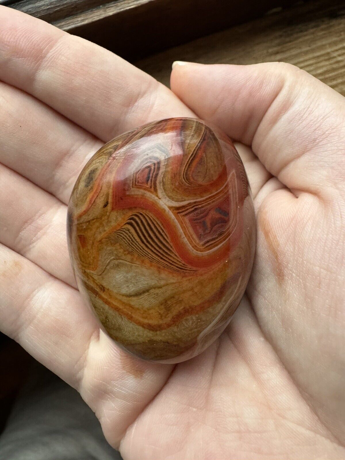 STUNNING 2.6oz Natural Sardonyx Banded Agate Palm Stone Healing Crystal UNIQUE