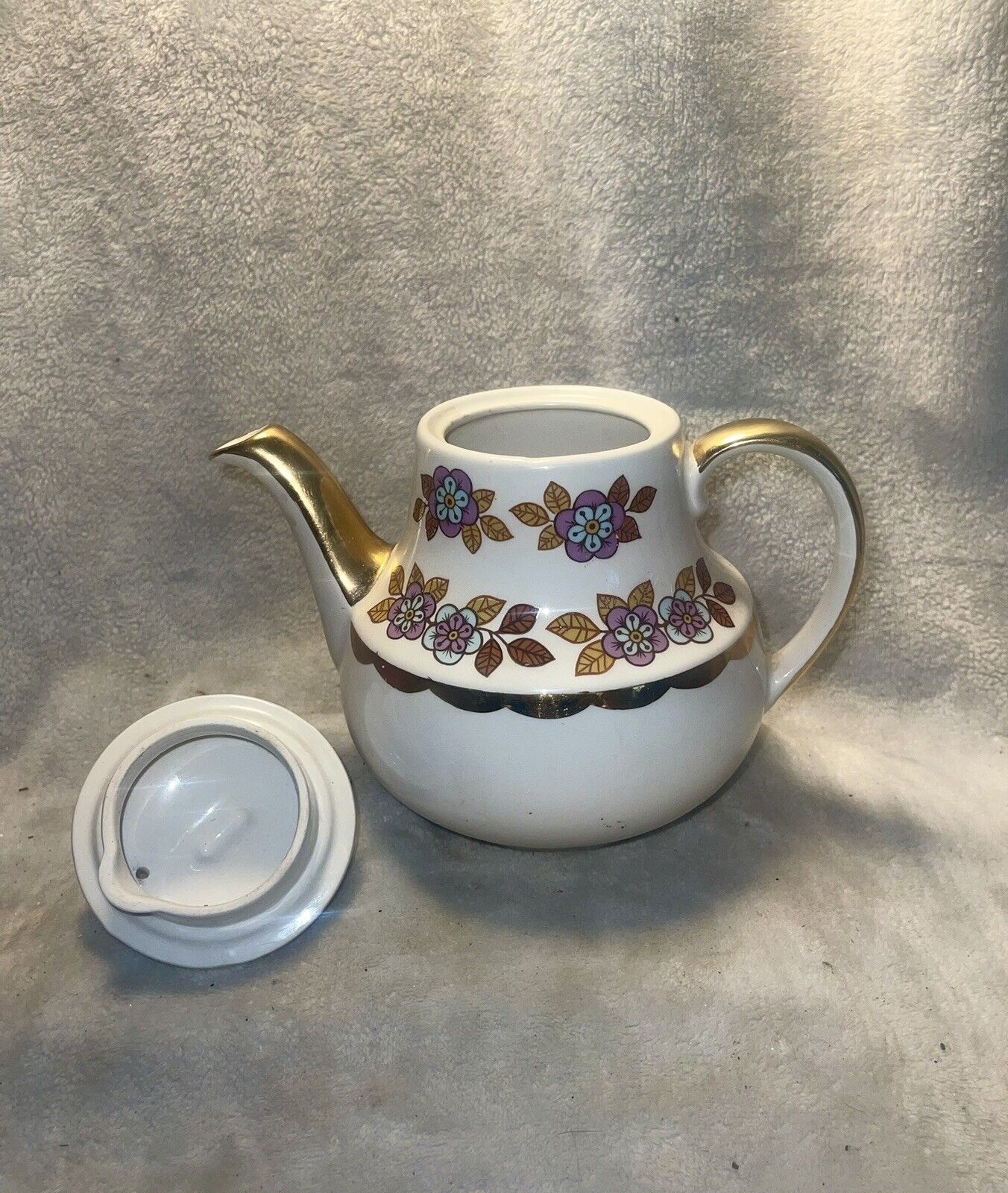 Vtg Gibson Teapot made in Staffordshire England “Blue Flowers and Gold” 
